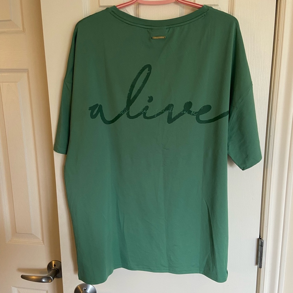 Gymshark Women's Short Sleeve Tee in Green with 'alive' Script
